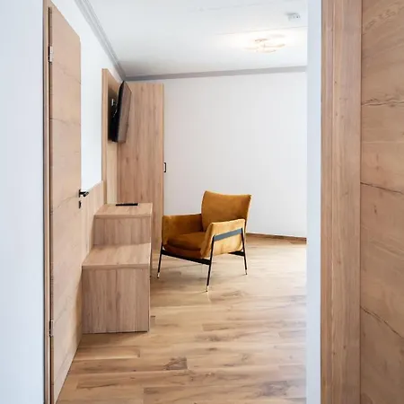 Moderne Direkt Am Wasser Apartment Heiligenstadt in Oberfranken