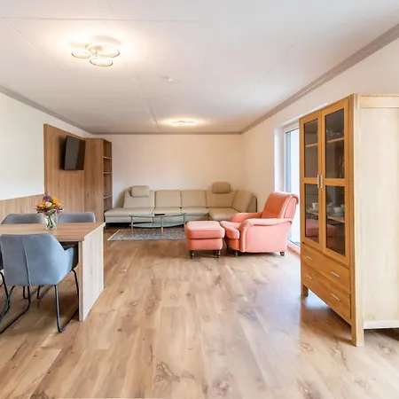 Moderne Direkt Am Wasser Apartment Heiligenstadt in Oberfranken